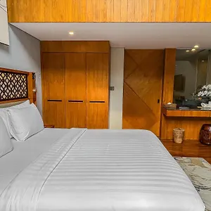 4* فندق Kayumas