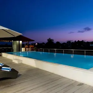 3* فندق سيمنياك سكوير